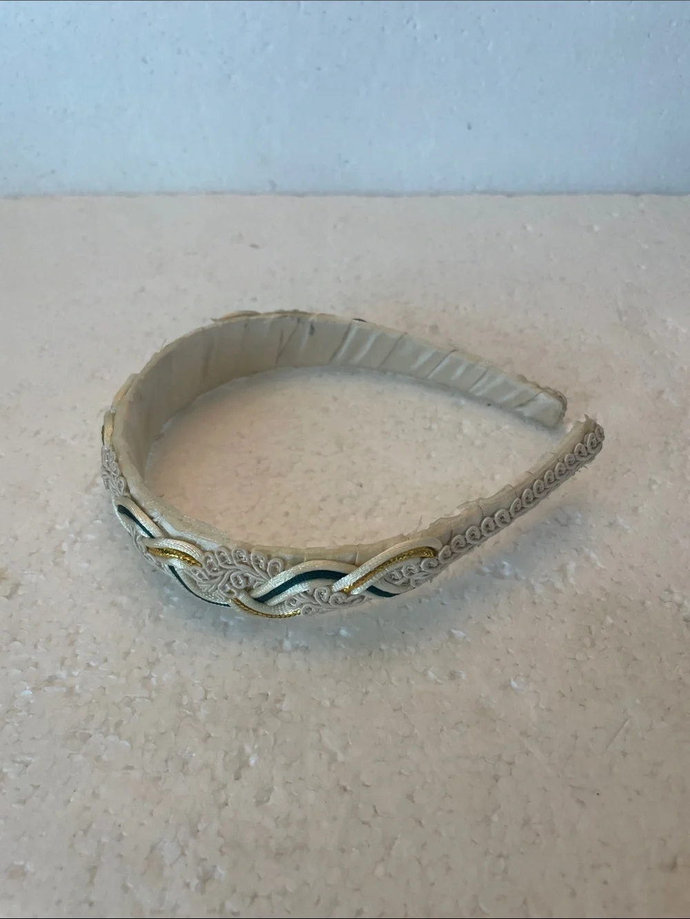 Vintage 90s cream